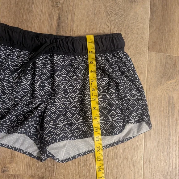 2/$15 Woman's Olaian Navy Patterned Athletic Shorts/Board Shorts- Size Medium - Picture 3 of 4